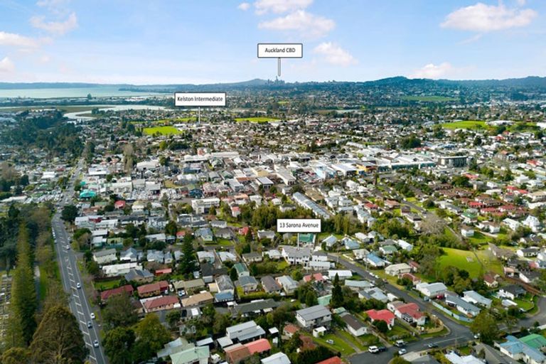 Photo of property in 4/13 Sarona Avenue, Glen Eden, Auckland, 0602