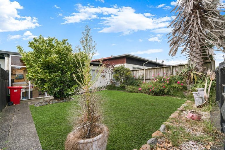 Photo of property in 3/87 Nikau Street, New Lynn, Auckland, 0600