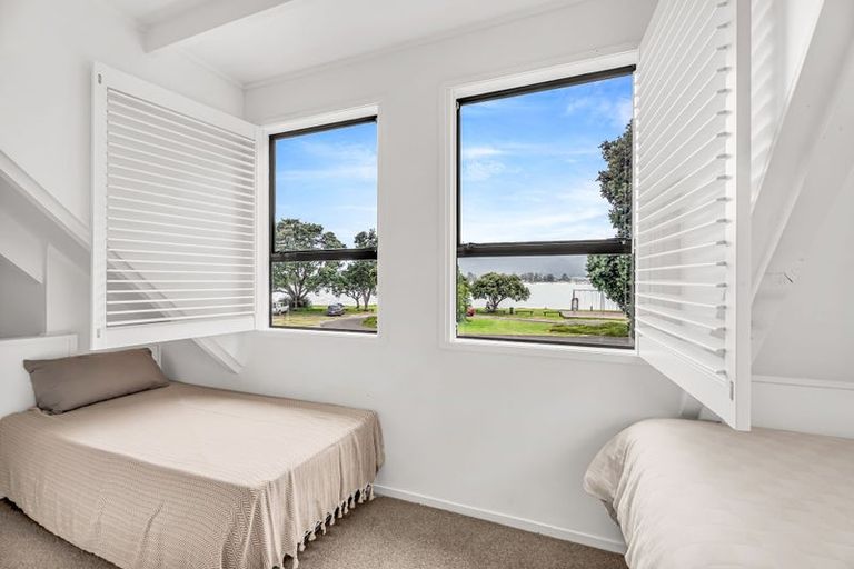 Photo of property in 1 Manaia Road, Tairua, 3508