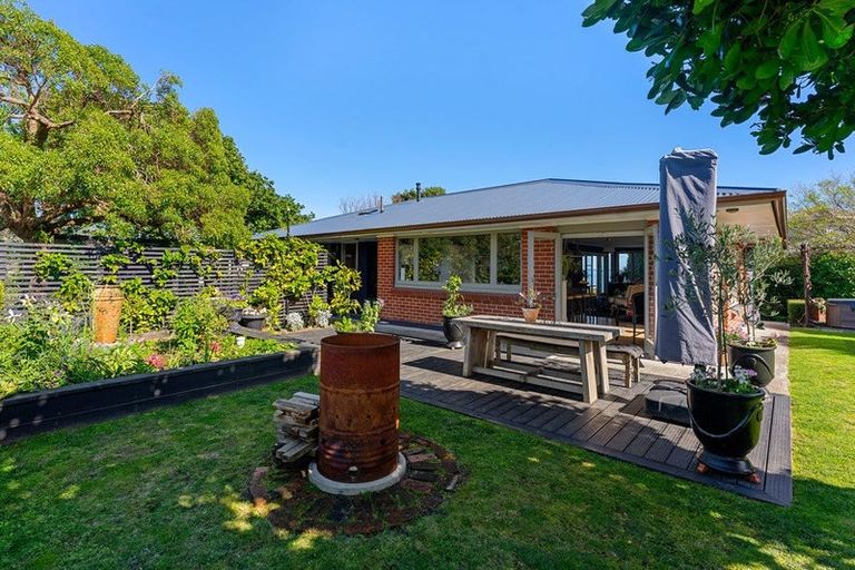 Photo of property in 19 Pingau Street, Paekakariki, 5034
