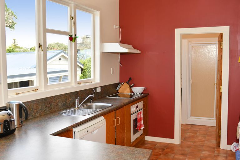 Photo of property in 38 Cumberland Street, Leigh, 0985