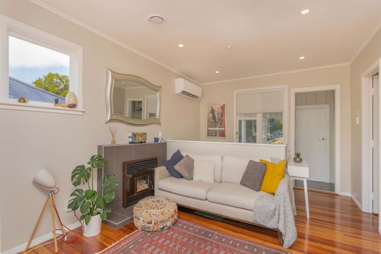 Photo of property in 51 Handyside Street, Tawa, Wellington, 5028