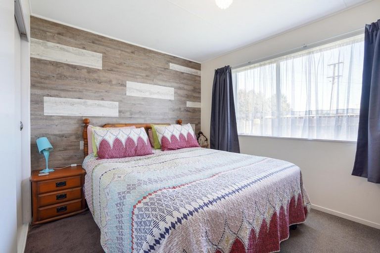 Photo of property in 73 Avenue Road, Foxton, 4814