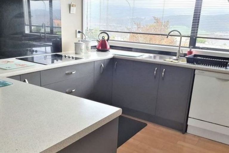 Photo of property in 6 Ormrod Grove, Riverstone Terraces, Upper Hutt, 5018