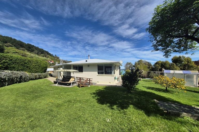 Photo of property in 1 Brenchley Road, Lyttelton, 8082