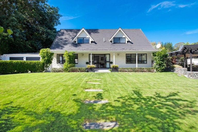 Photo of property in 105 James Cook Street, Havelock North, 4130