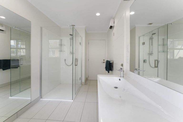 Photo of property in 39-53 Waikawa Road, Picton, 7220