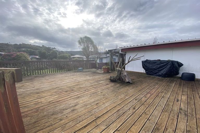 Photo of property in 70 Stokes Valley Road, Stokes Valley, Lower Hutt, 5019