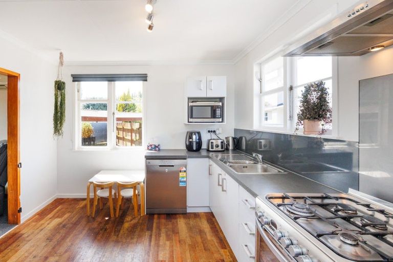 Photo of property in 34 Ruamahanga Crescent, Terrace End, Palmerston North, 4410