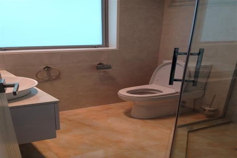 Photo of property in 50 Huntington Park Drive, Greenhithe, Auckland, 0632