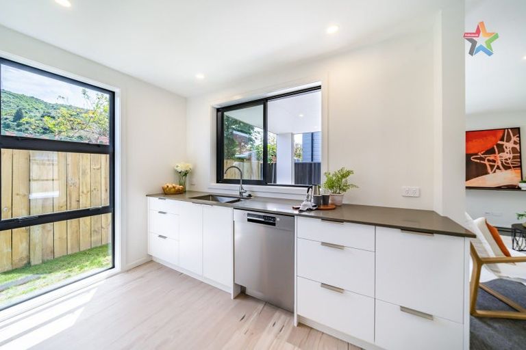 Photo of property in 10 Ford Road, Manor Park, Lower Hutt, 5019