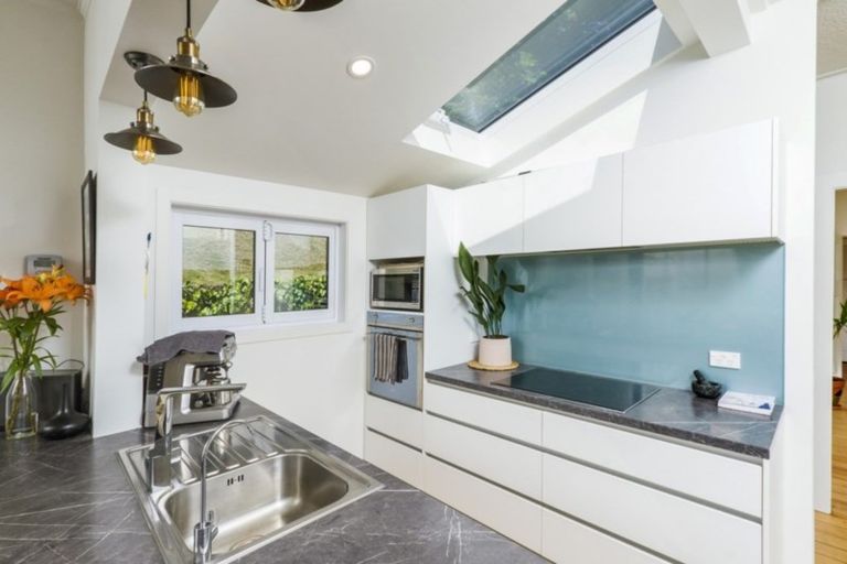 Photo of property in 87 Tahunanui Drive, Tahunanui, Nelson, 7011