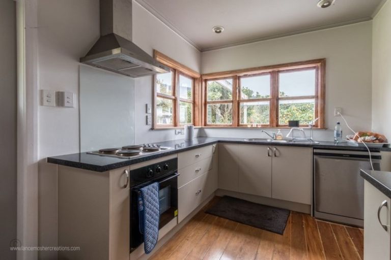 Photo of property in 4 Huia Street, Tawa, Wellington, 5028