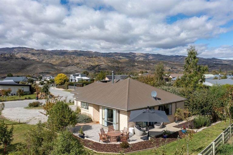 Photo of property in 17 Missy Crescent, Mount Pisa, Cromwell, 9383