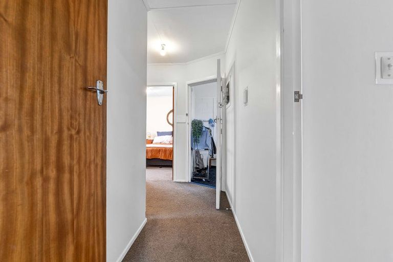 Photo of property in 15b Mayfair Place, Westown, New Plymouth, 4310