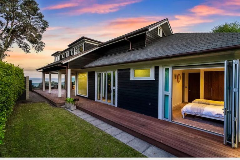 Photo of property in 37b View Road, Campbells Bay, Auckland, 0630