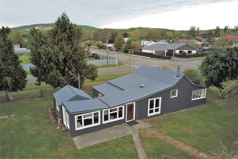 Photo of property in 12 Hawkswood Street, Waiau, 7332