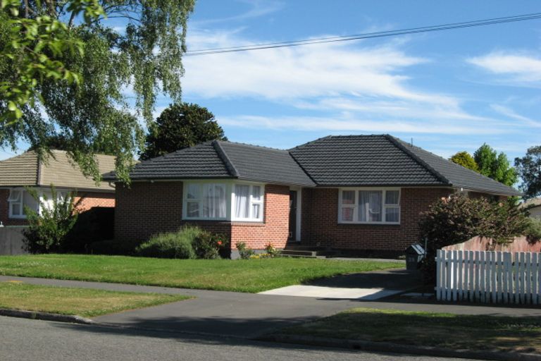 Photo of property in 39 Bevington Street, Avonhead, Christchurch, 8042