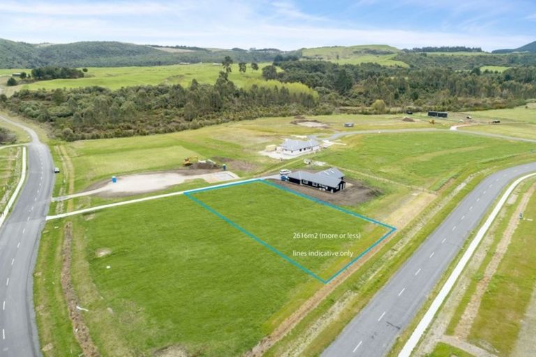 Photo of property in 4 Kahikatea Drive, Kinloch, Taupo, 3377
