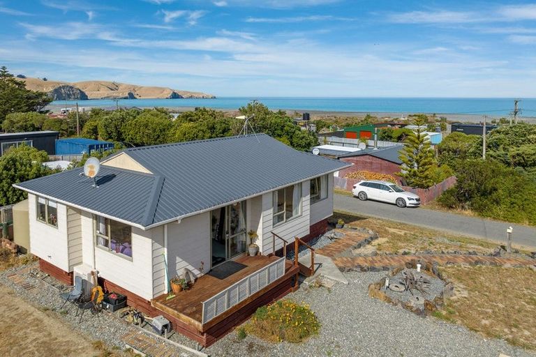 Photo of property in 12 Hillview Road, Birdlings Flat, Little River, 7591