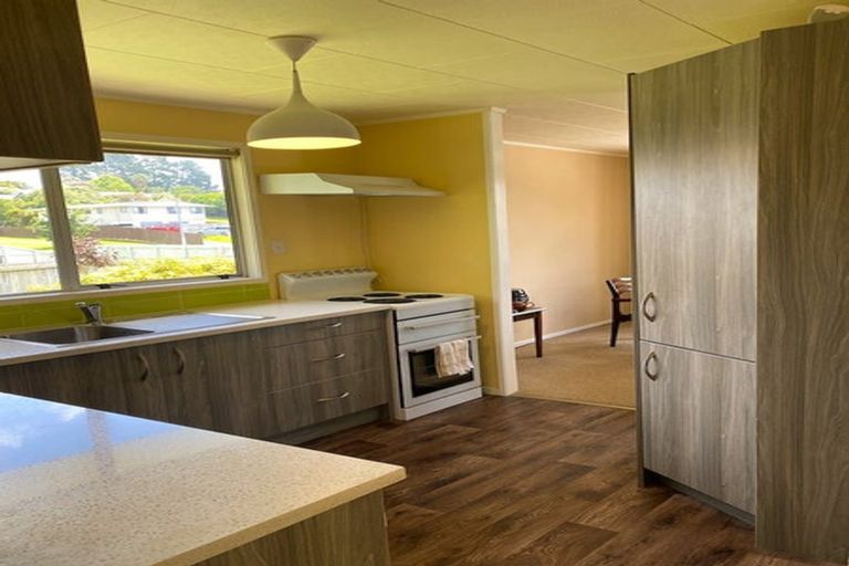 Photo of property in 42 Claverdon Drive, Massey, Auckland, 0614