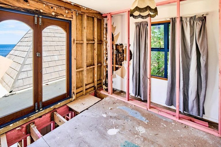 Photo of property in 164 The Esplanade, Houghton Bay, Wellington, 6023