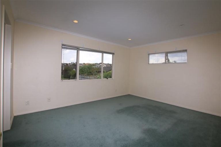 Photo of property in 12 Feeny Crescent, East Tamaki, Auckland, 2013