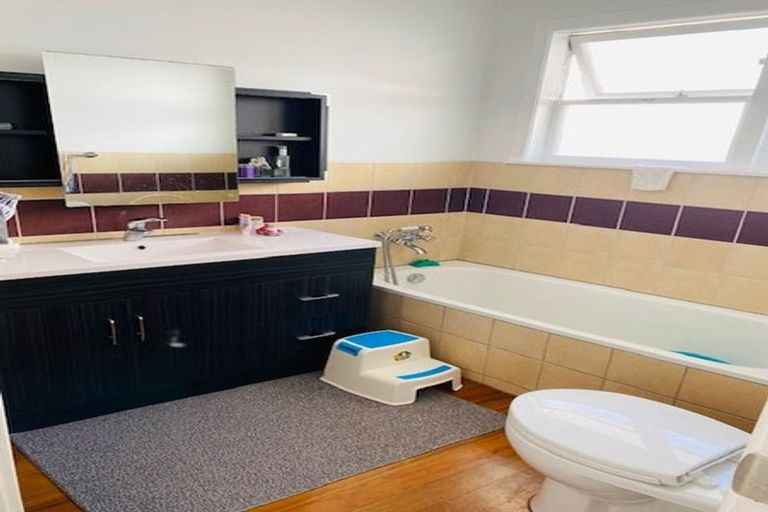 Photo of property in 76 Mountbatten Avenue, Hillcrest, Auckland, 0627