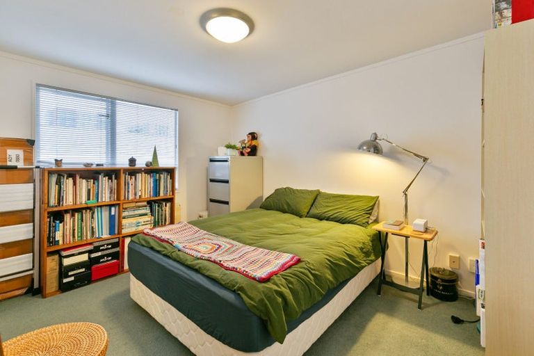 Photo of property in 4/3 Kelvin Grove, Te Aro, Wellington, 6011