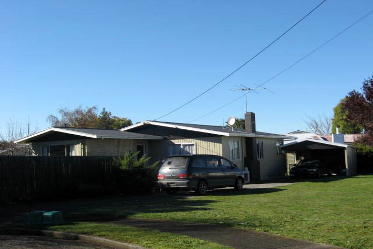 Photo of property in 10 Tait Place, Carterton, 5713