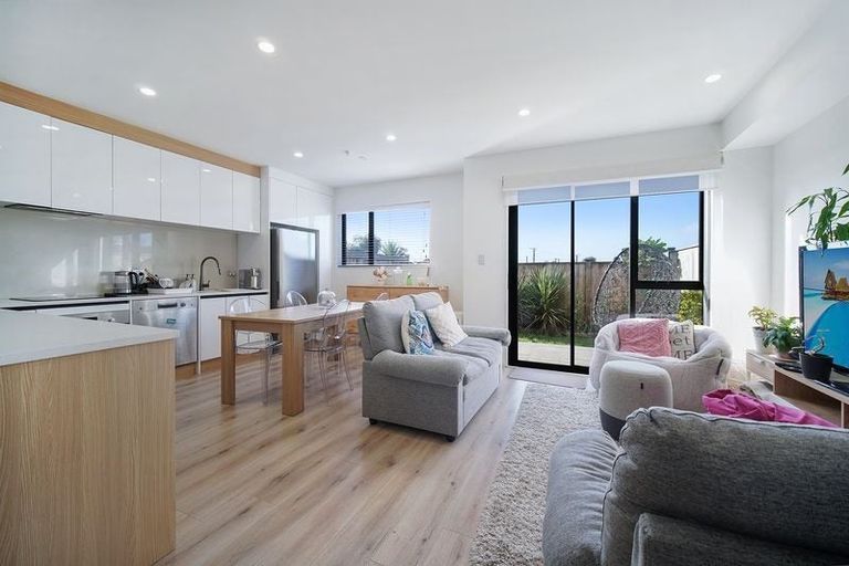 Photo of property in 9/1 Armein Road, Panmure, Auckland, 1072