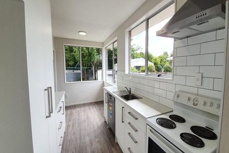 Photo of property in 21 Besant Place, Avondale, Christchurch, 8061