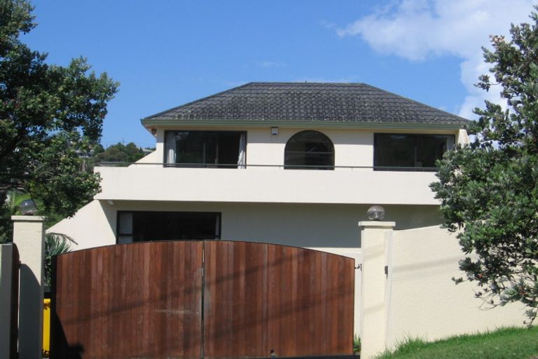 Photo of property in 2/43 Masterton Road, Rothesay Bay, Auckland, 0630