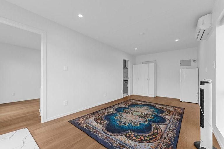 Photo of property in 9 Neesons Way, Glendene, Auckland, 0602