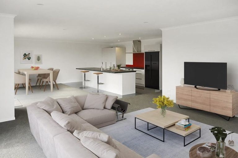 Photo of property in 10 Roto View, One Tree Point, 0118