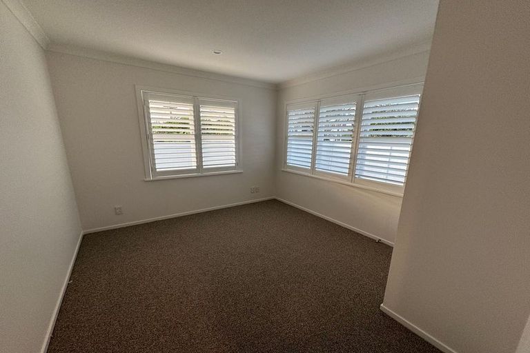 Photo of property in 117 Vodanovich Road, Te Atatu South, Auckland, 0610