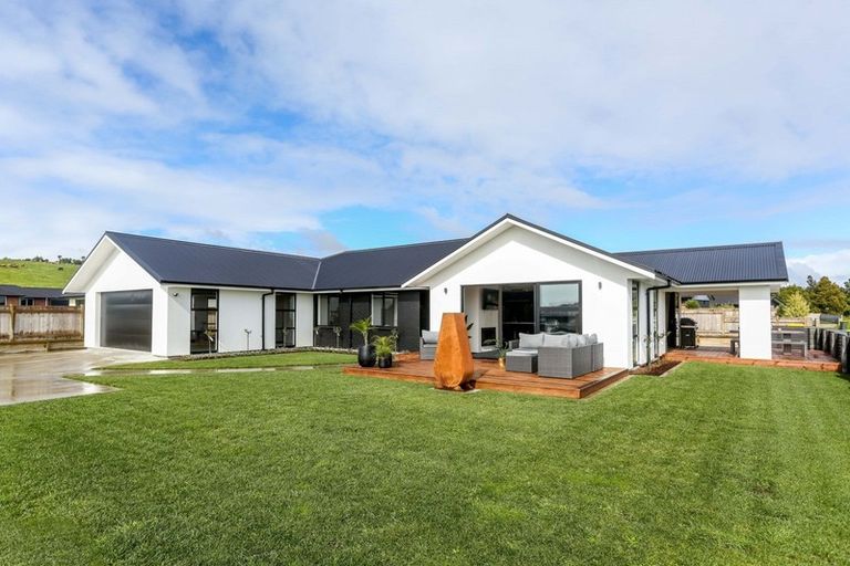Photo of property in 1 Megaw Close, Whalers Gate, New Plymouth, 4310