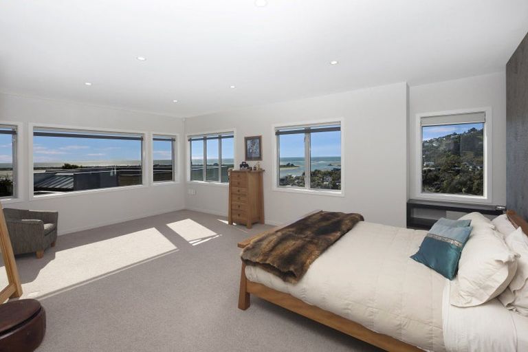 Photo of property in 2 Challenger Lane, Redcliffs, Christchurch, 8081