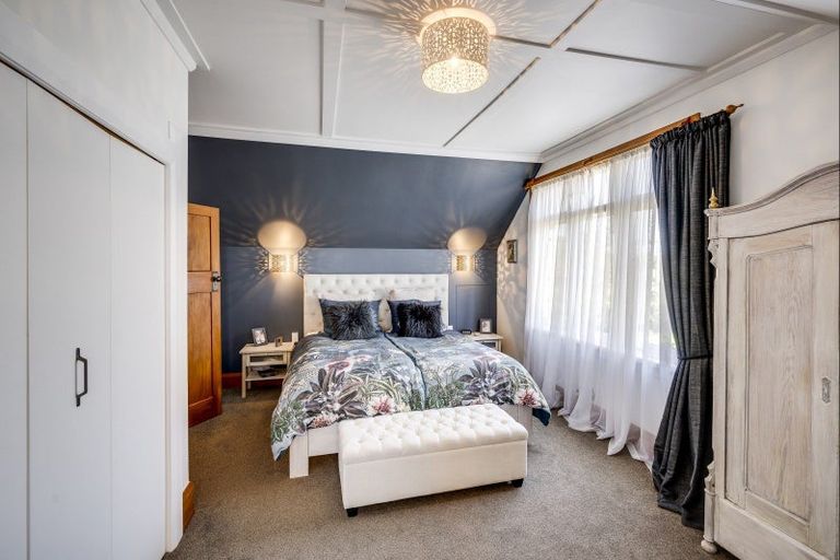 Photo of property in 1 Lambton Road, Hospital Hill, Napier, 4110