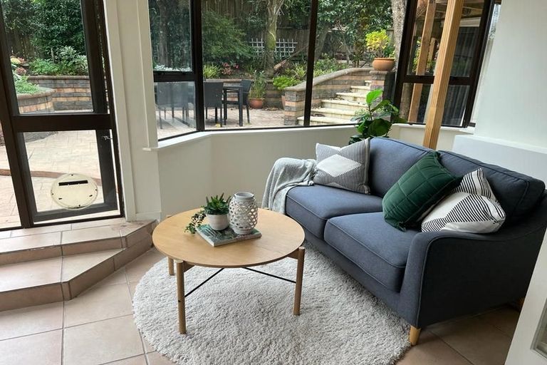 Photo of property in 2/33 Harley Road, Takapuna, Auckland, 0622