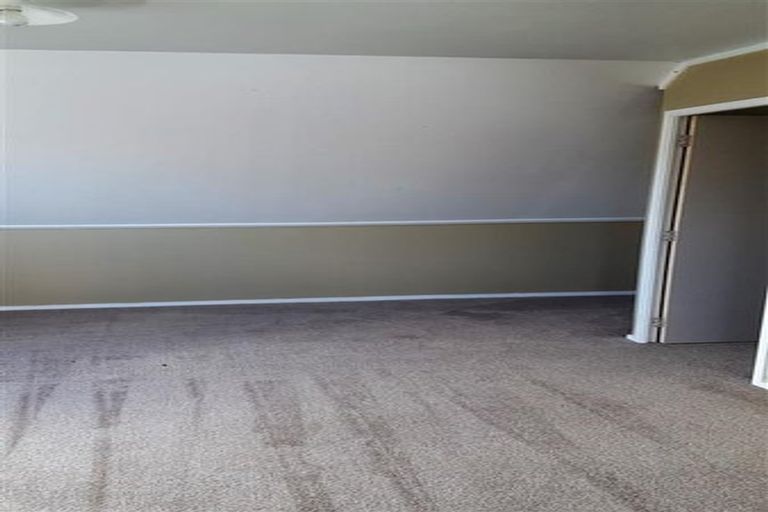 Photo of property in 2/24 Solveig Place, Randwick Park, Auckland, 2105