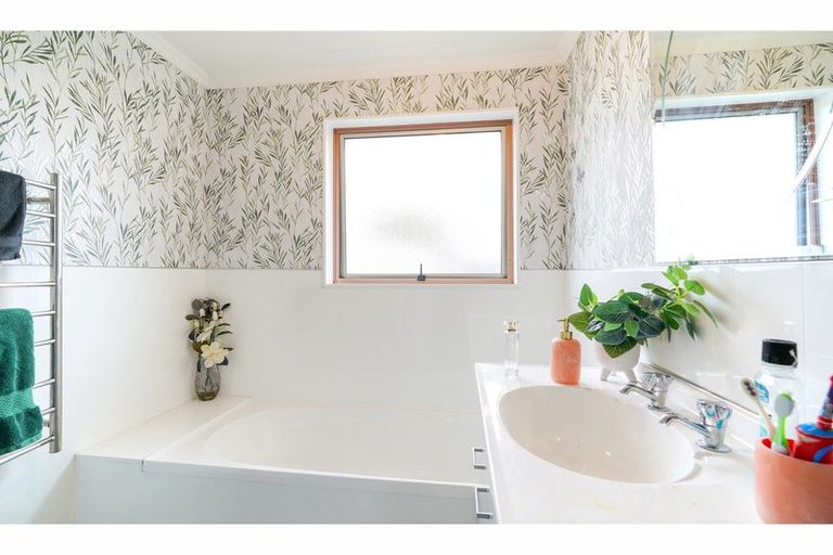 Photo of property in 8 Myers Street, Waikiwi, Invercargill, 9810