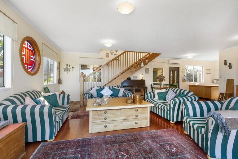 Photo of property in 4 Robertson Street, Raglan, 3225