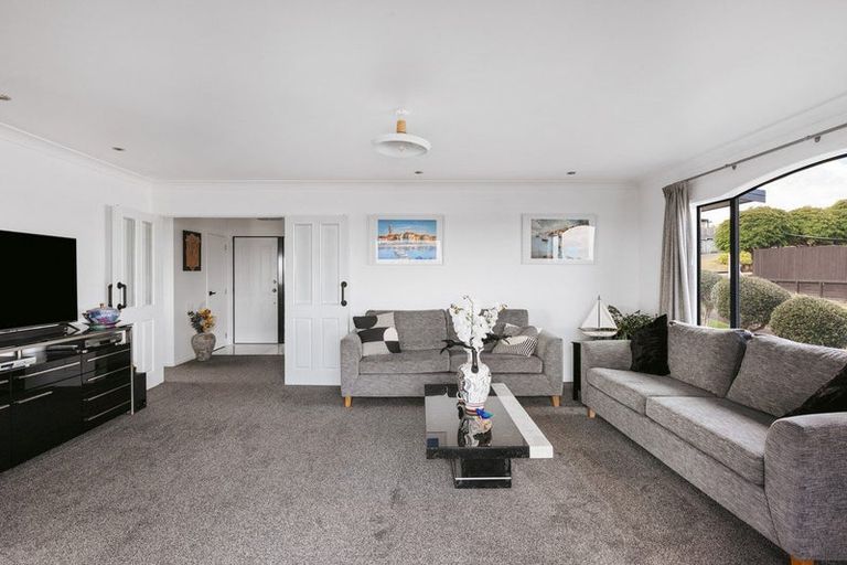Photo of property in 36 Downing Place, Welcome Bay, Tauranga, 3112
