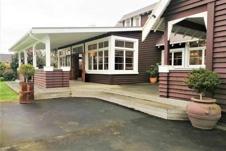 Photo of property in 35 Victoria Street, Hawera, 4610