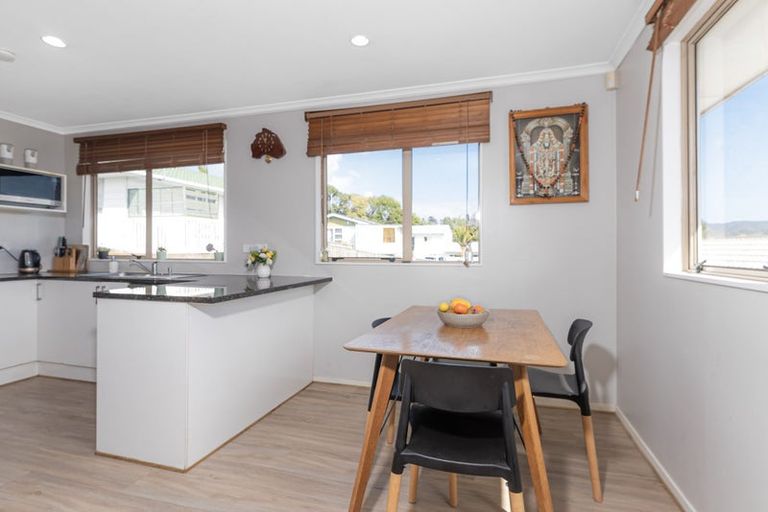 Photo of property in 49a Forest Hill Road, Henderson, Auckland, 0612