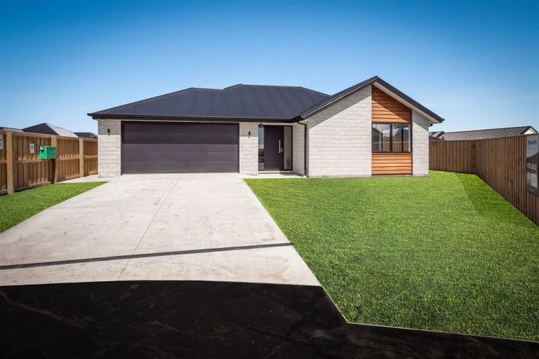 Photo of property in 23 Gemstone Place, Rolleston, 7615