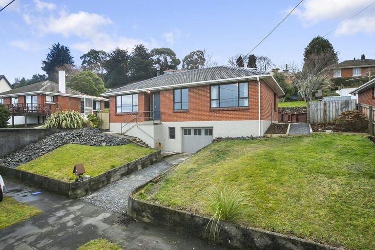 Photo of property in 15 Waldron Crescent, Green Island, Dunedin, 9018