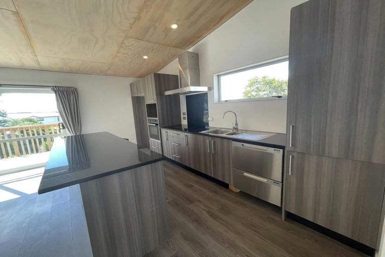 Photo of property in 561b Glenfield Road, Glenfield, Auckland, 0629