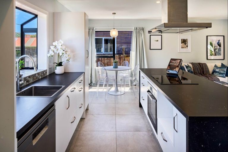 Photo of property in 301 Maungaraki Road, Maungaraki, Lower Hutt, 5010